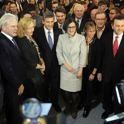  Freude über das Wahlergebnis für die Wehrpflicht bei Spindelegger & Co.