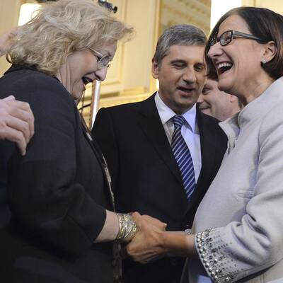  Freude über das Wahlergebnis für die Wehrpflicht bei Spindelegger & Co.