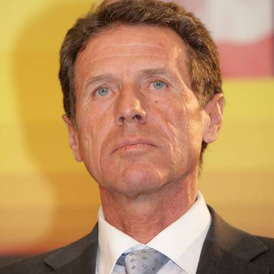 Drei Frauen, ein Uni-Rektor und ein Student