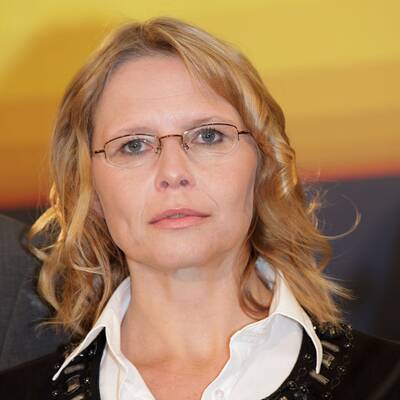 Drei Frauen, ein Uni-Rektor und ein Student