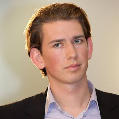 Drei Frauen, ein Uni-Rektor und ein Student