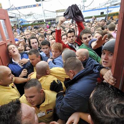 Verregneter Auftakt zum Oktoberfest