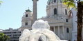 Oktopuskunst im Wiener Spiegelteich