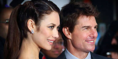 Olga Kurylenko, Tom Cruise