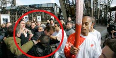 Lauf der Olympischen Flamme in Paris abgebrochen