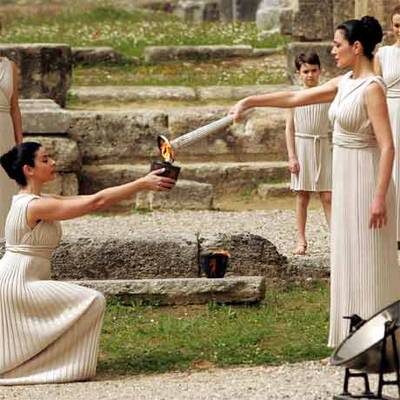 Die Entfachung des Olympischen Feuers