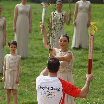 Die Entfachung des Olympischen Feuers