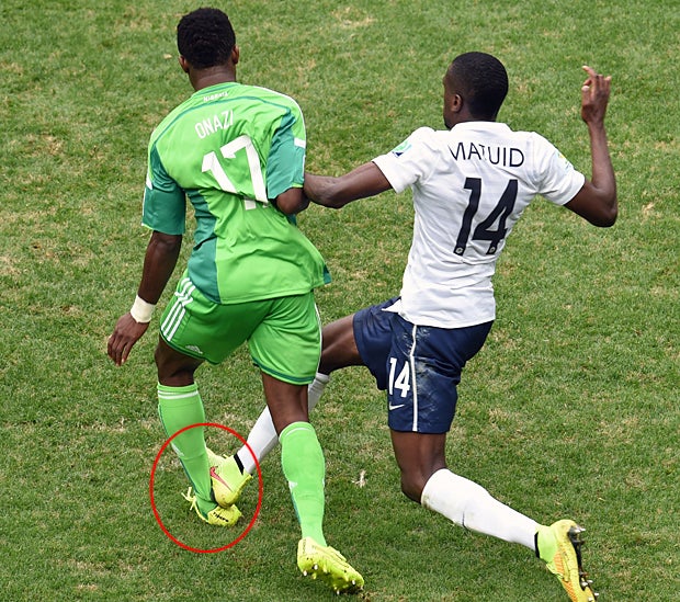 Brutalo-Foul an Nigerias Onazi