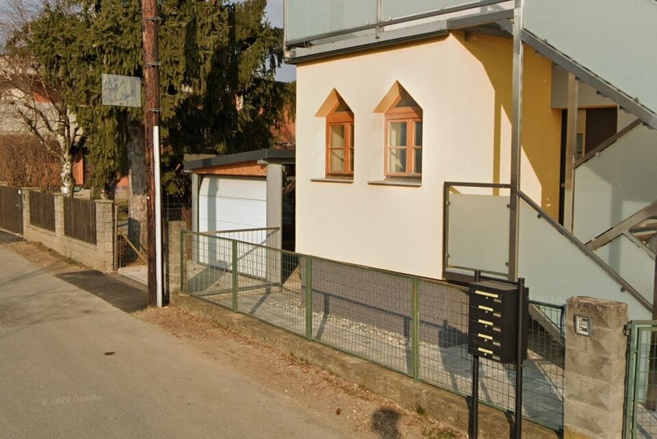 Lebloses Baby Wetzelsdorf Carport
