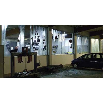 Bilder von der zerstörten Werkstätte in Altheim