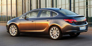 Opel stellt die Astra Limousine vor
