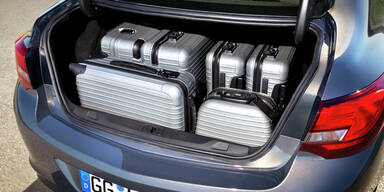 Opel stellt die Astra Limousine vor