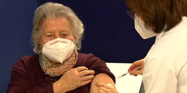 Historisch! Erste Corona-Patientin ist geimpft
