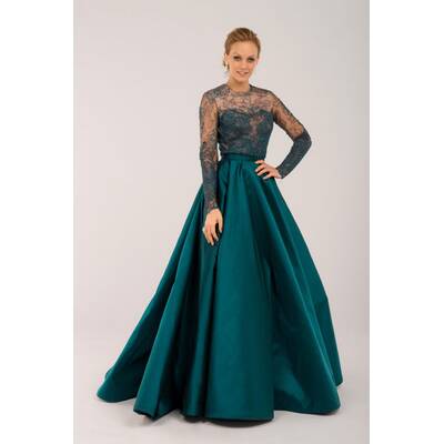 Ekaterina Mucha in Stella Shakhovskaya.