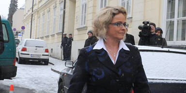 Mann tötet Gerichtsangestellte