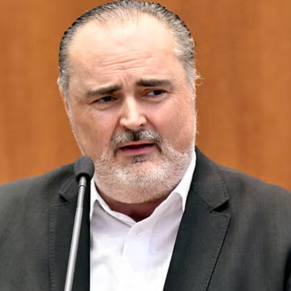 Kehlkopf entfernt: Doskozil bekam Stimmprothese