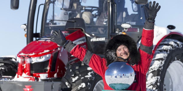 Frau fuhr mit Traktor zum Südpol