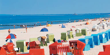 Ostsee mit Strandk&ouml;rben