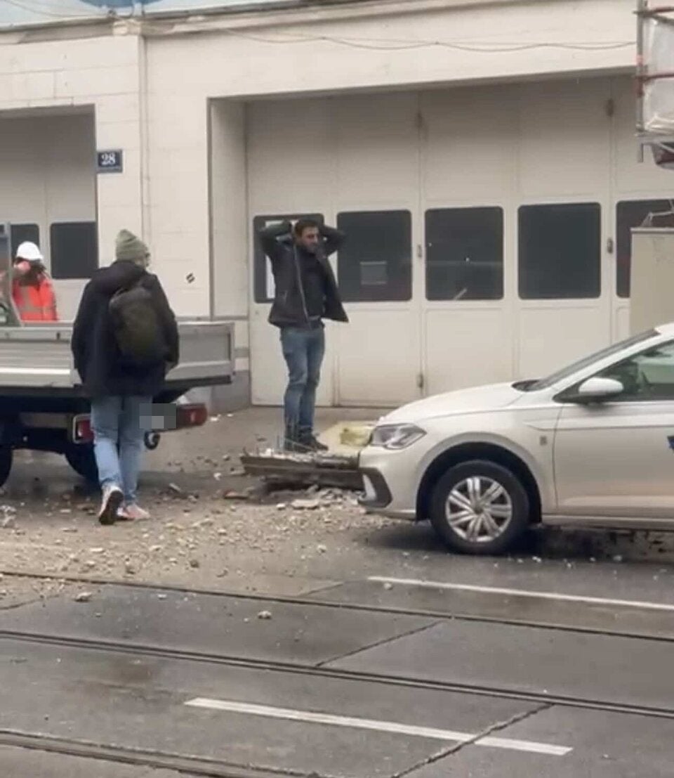 Ottakringer Straße Betowand fiel auf Gehsteig