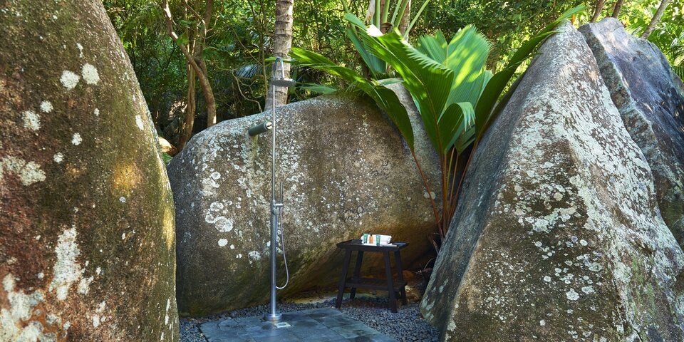 outdoor shower presidential villa
