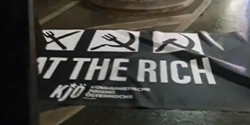 Kopie von Opernball-Demozug setzt sich in Bewegung