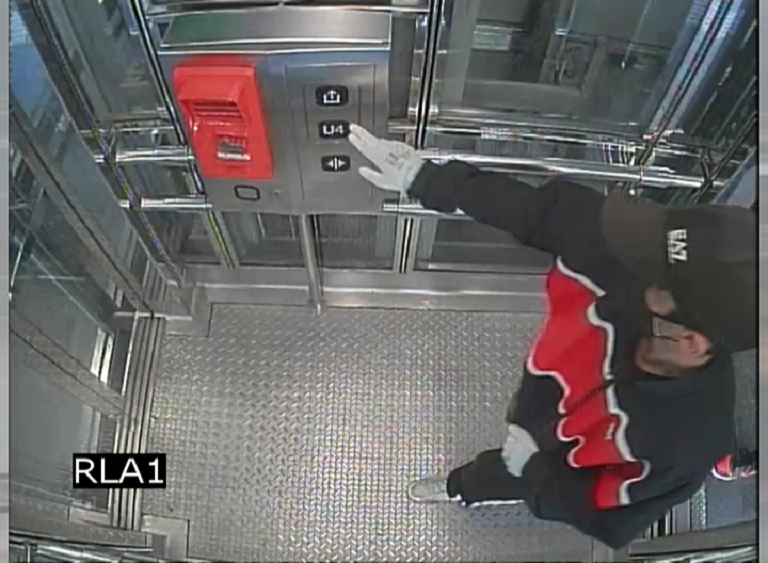 Wenn Sie diese Männer sehen, rufen Sie die Polizei