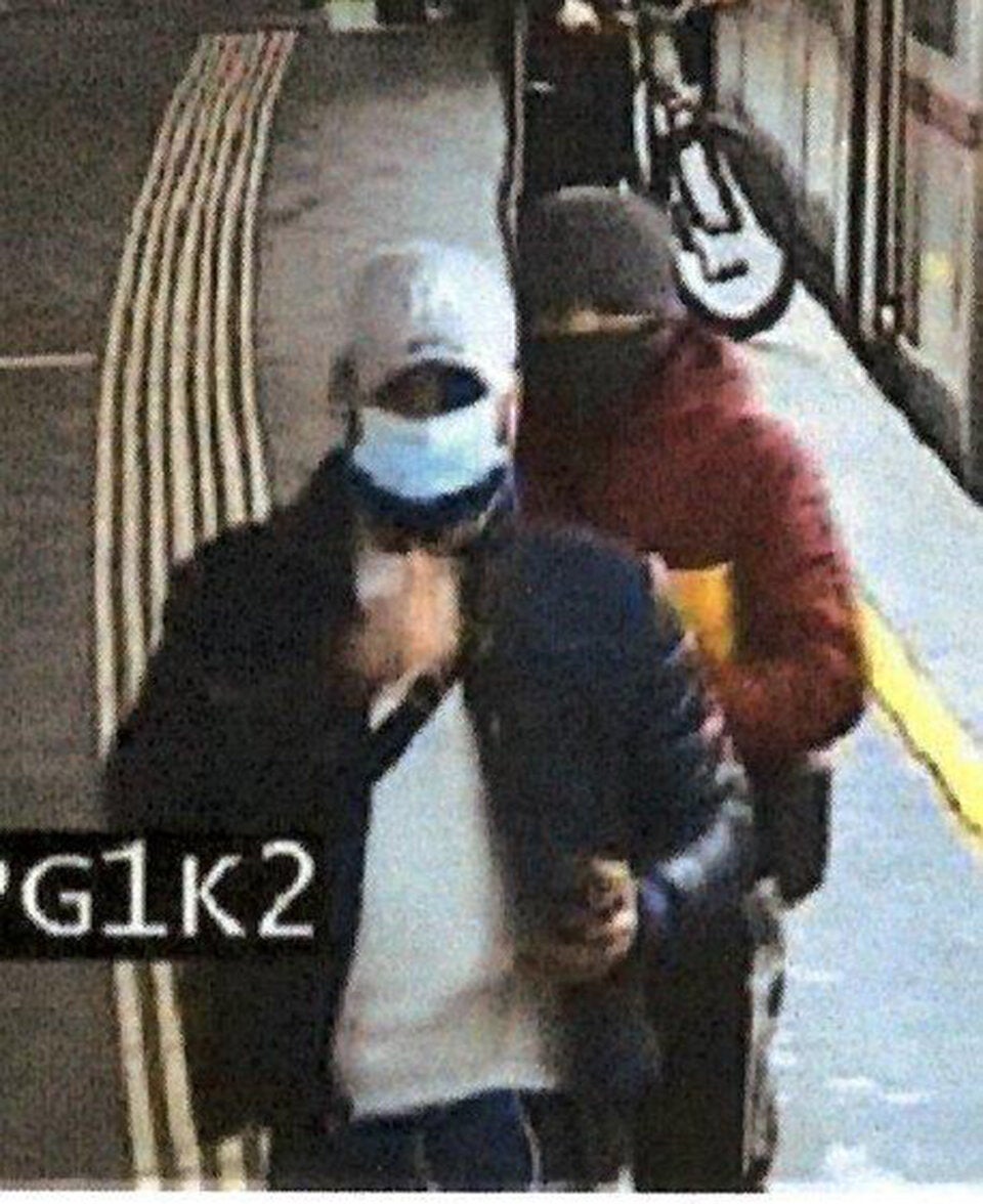 Messer-Duo stach 21-Jährigen in U-Bahnstation nieder