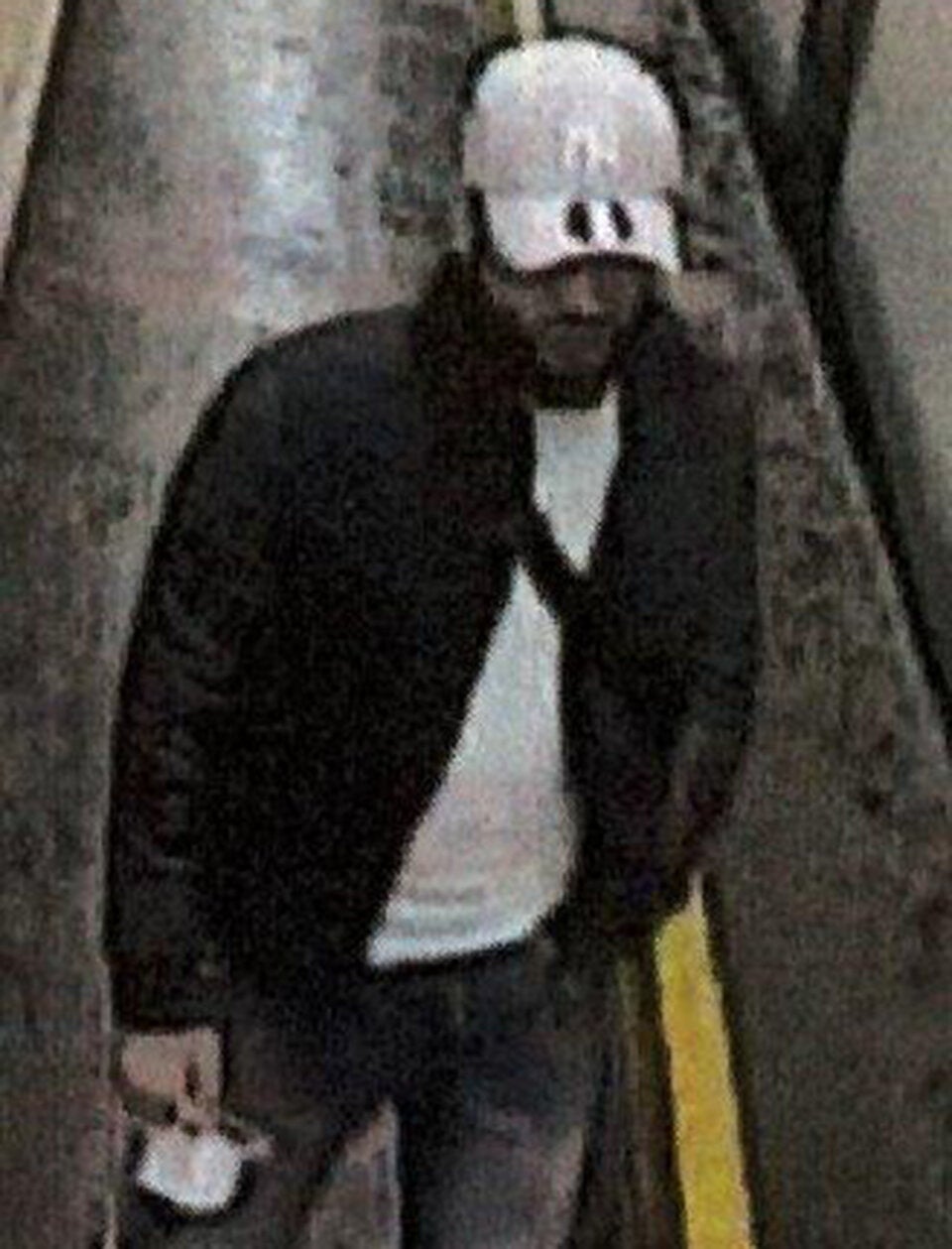 Messer-Duo stach 21-Jährigen in U-Bahnstation nieder