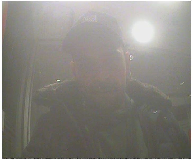 Nach Raub: Polizei sucht diesen Mann