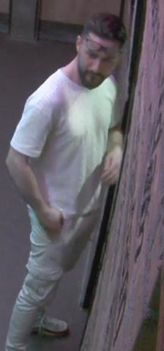 Nach schwerer Körperverletzung: Polizei sucht diesen Mann