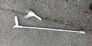 Mann attackiert Passanten & Polizisten mit einer Kr&uuml;cke