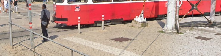 Drahtseil-Falle bei U-Bahnvorplatz in Wien