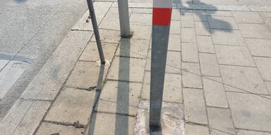 Drahtseil-Falle bei U-Bahnvorplatz in Wien