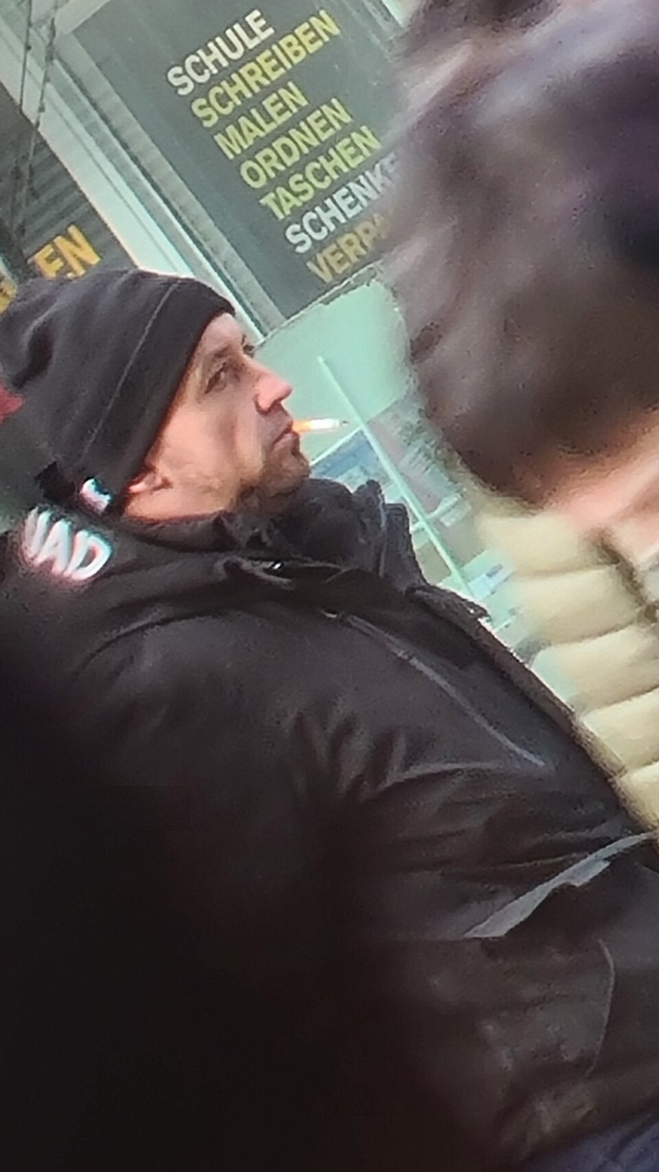 Eigentumsdelikte: Polizei sucht diesen Mann