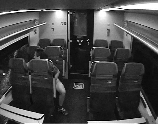 Polizei sucht diesen Schnellbahn-Randalierer