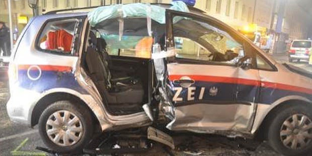 Betrunkener rammte Polizeiauto in Wien