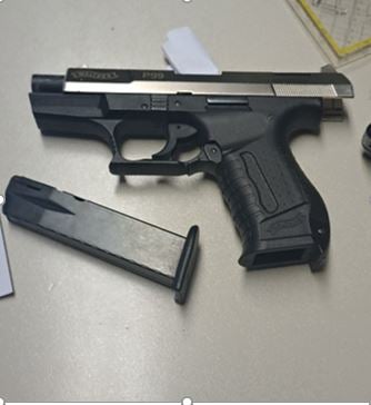 Pistole Syrer Hochzeit