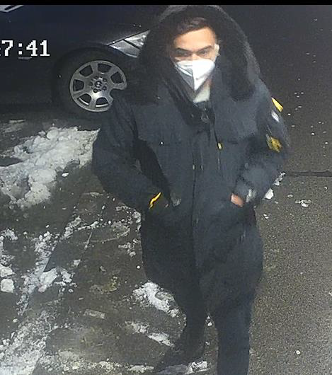 Trafik-Verkäufer niedergestochen: Polizei sucht diese Männer