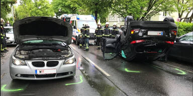 82-Jährige Lenkerin crashte in Pkw: Zwei Verletzte