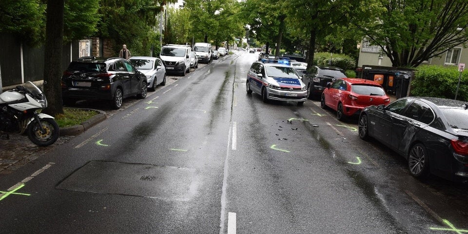 82-Jährige Lenkerin crashte in Pkw: Zwei Verletzte