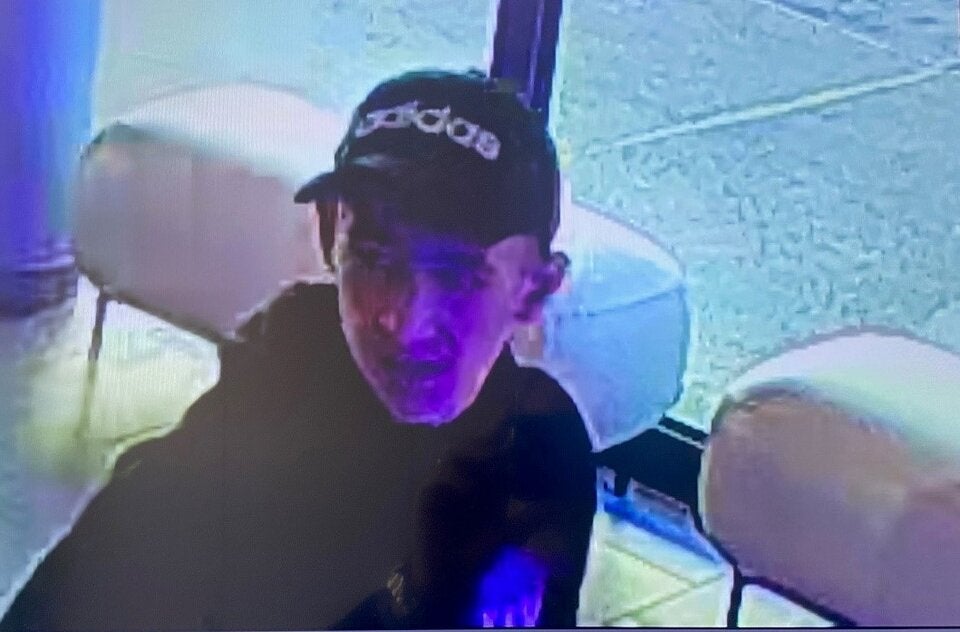 Nach Einbruchsdiebstahl: Polizei sucht diesen Mann