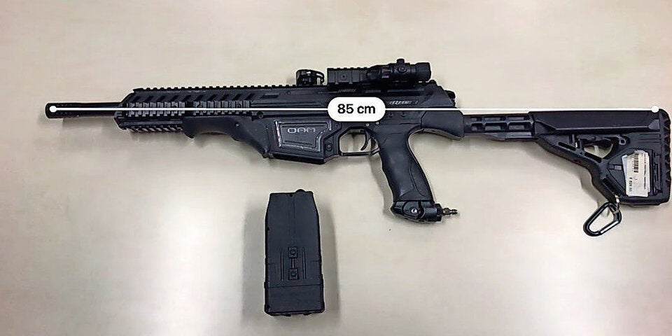 Standlerin: ''So vertrieb ich Irren mit Wischmob'' | Pole bedrohte Frau mit Maschinengewehr-Attrappe