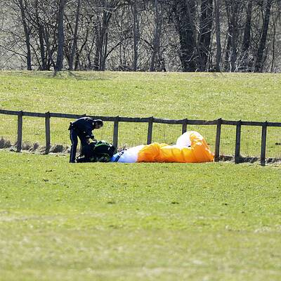 Paragleiter stürzt in den Tod