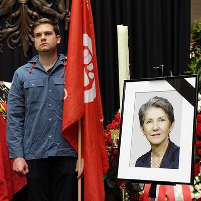 Prammer im Parlament aufgebahrt