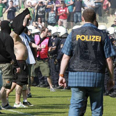 Platzsturm beim Wiener Derby