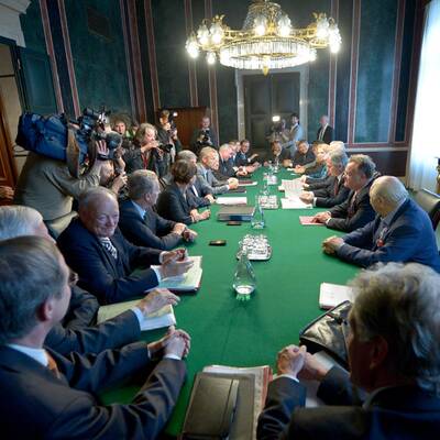 Koalitionsverhandlungen im Parlament 