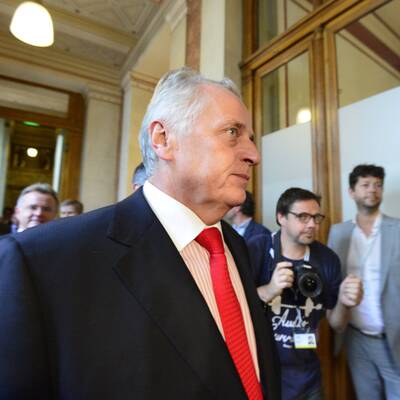 Koalitionsverhandlungen im Parlament 