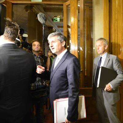 Koalitionsverhandlungen im Parlament 