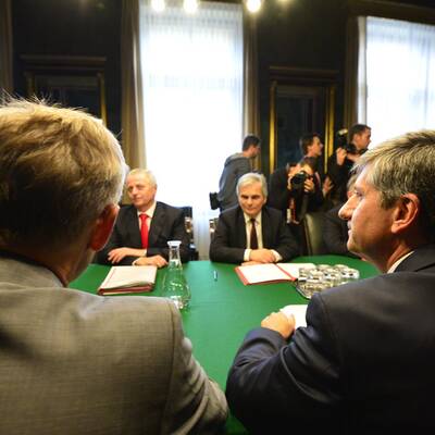 Koalitionsverhandlungen im Parlament 