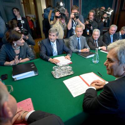 Koalitionsverhandlungen im Parlament 